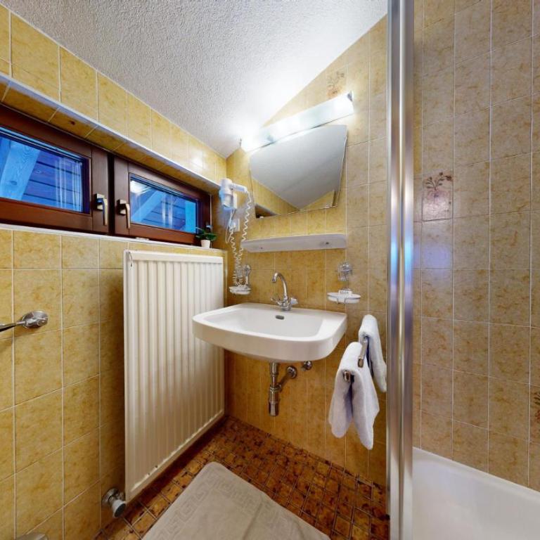 Haus Bergkristall - Familienzimmer - 8