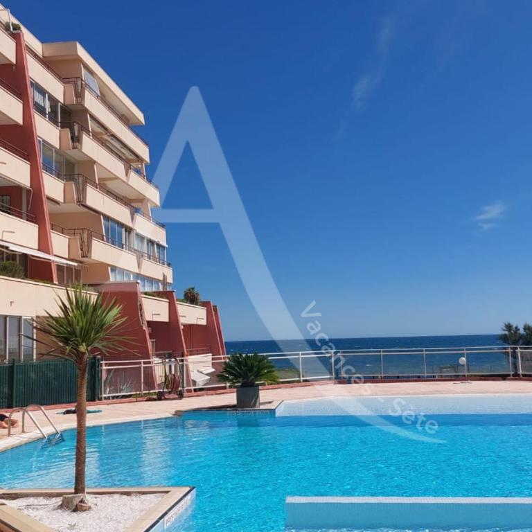 Terrasse vue piscine et apercu mer pour 4 personnes avec garage - Apartment mit Poolblick - 11