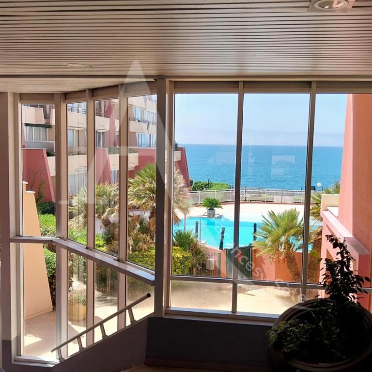 Terrasse vue piscine et apercu mer pour 4 personnes avec garage - Apartment mit Poolblick - 10
