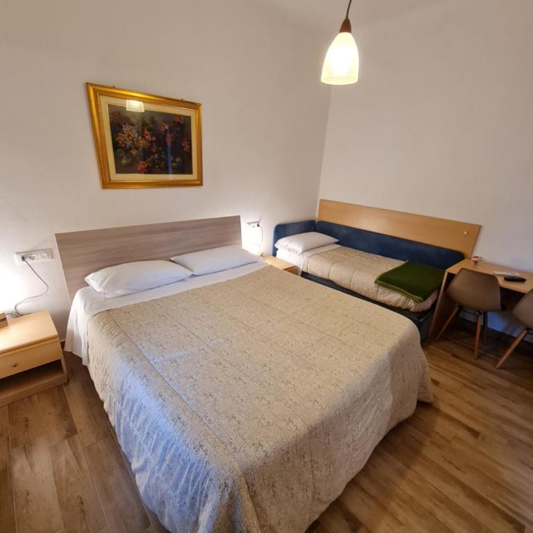 Albergo Genio - Camera Tripla - 8