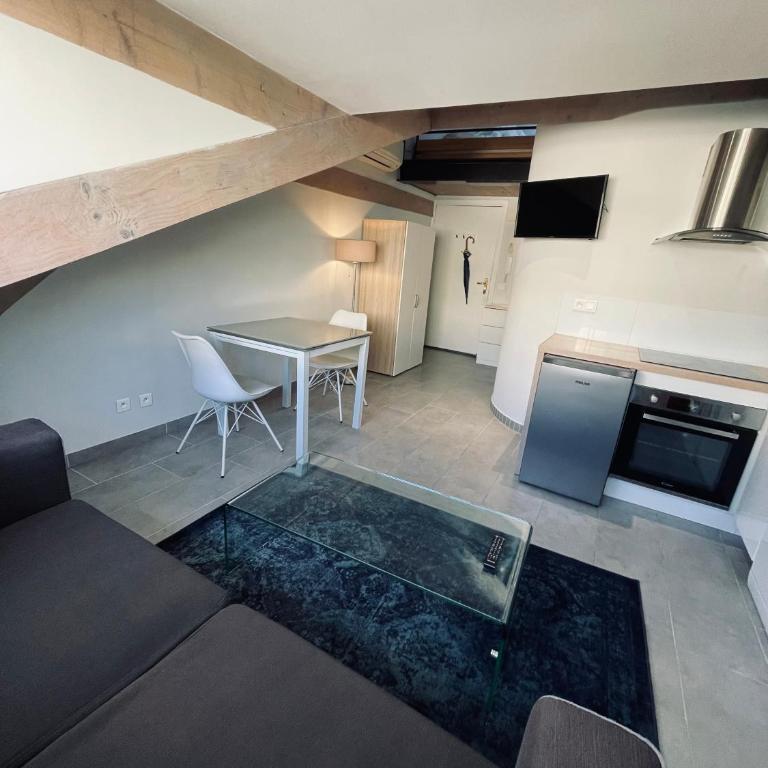 Duplex Élégant au Cœur de Nice - Appartement 1 Chambre - 3