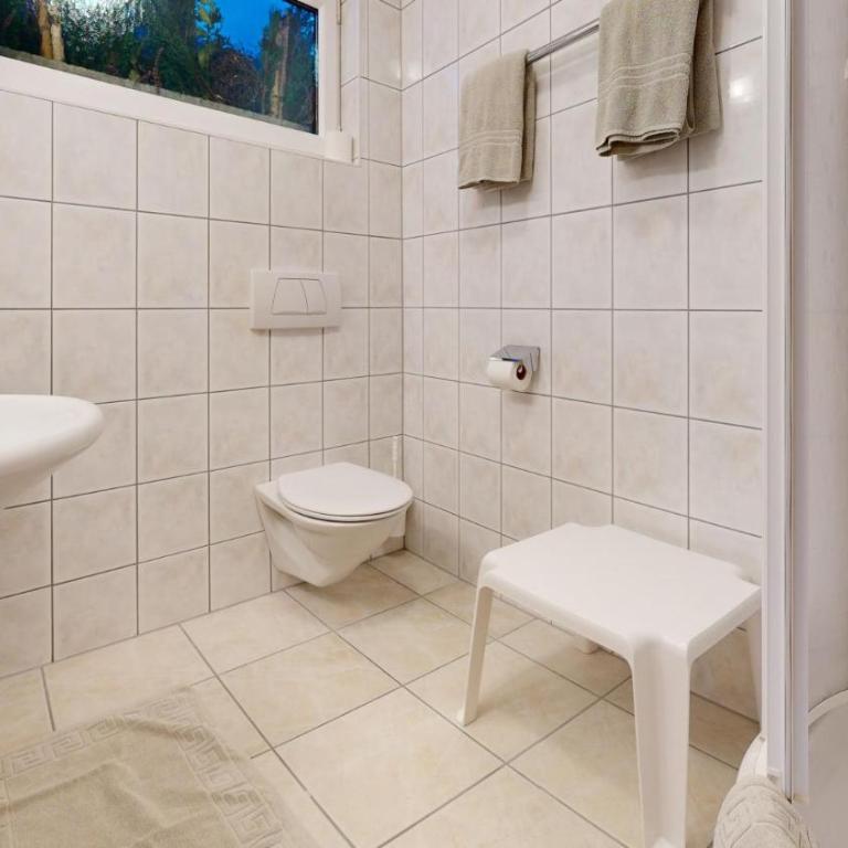 Haus Bergkristall - Dreibettzimmer - 10