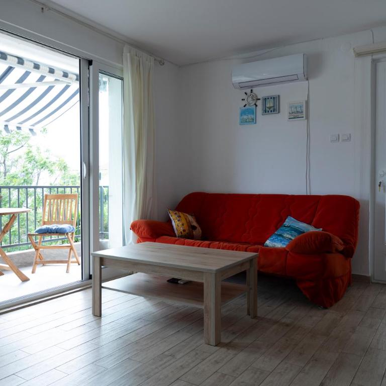 Three Palms Apartments Novakovic - Apartment with Balcony - 15