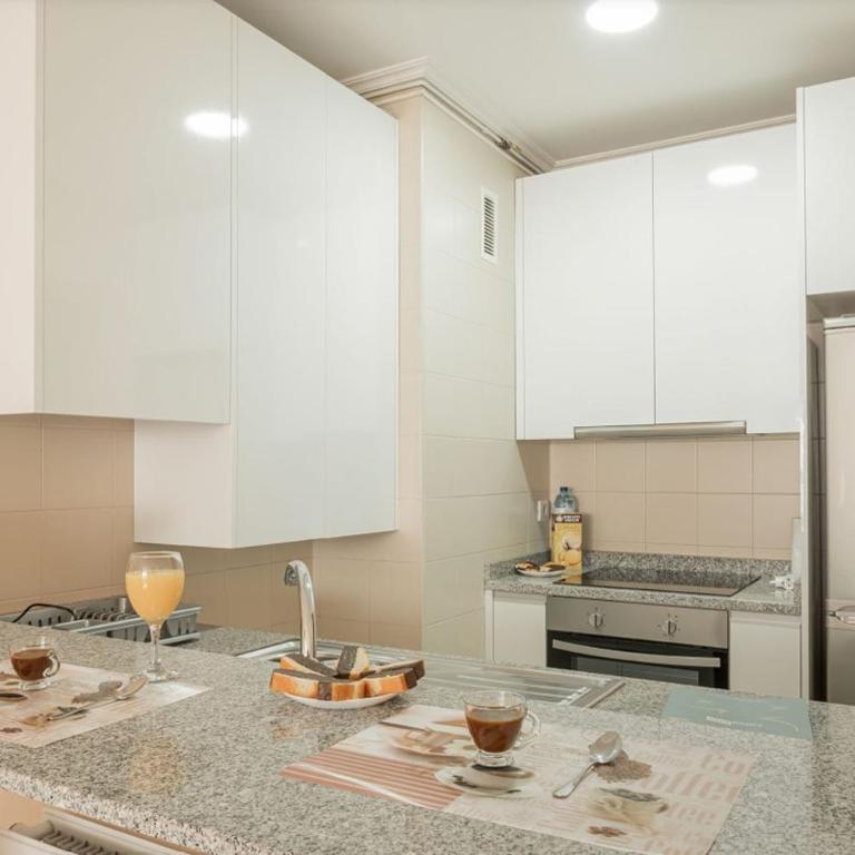 Primera Linea de Playa Samil Costa con Garaje Incluido - Apartamento de 1 dormitorio con terraza - 1