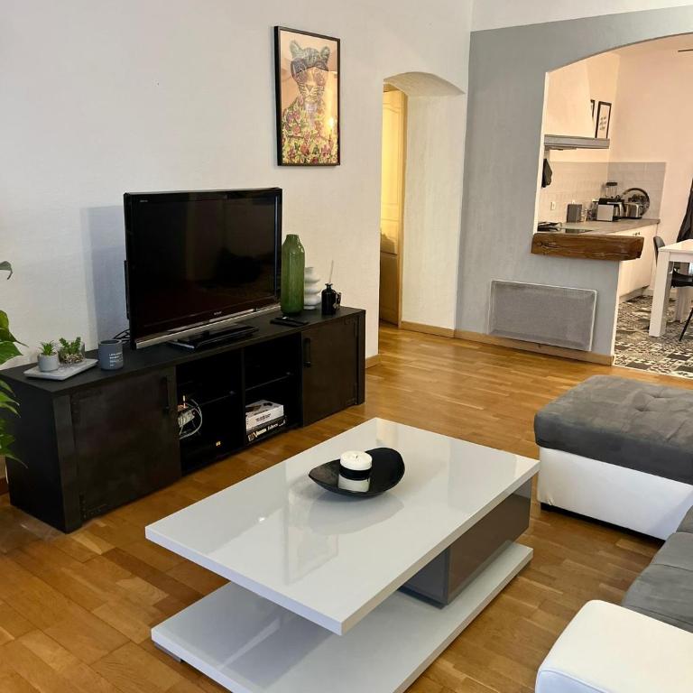 Charmant Appartement centre-ville - Appartement 2 Chambres - 12