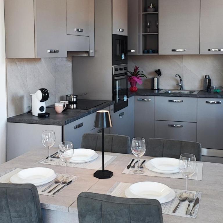 Tominettihome - Appartamento con 2 Camere da Letto e Terrazza - 7