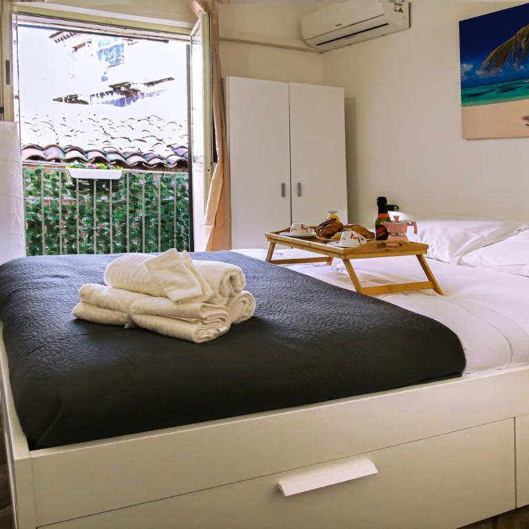 Home La Marina - Appartamento con 1 Camera da Letto - 1