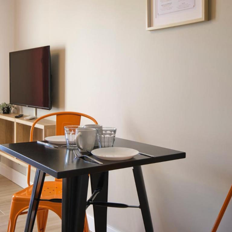 Au Céladon Parking gratuit, WIFI, Terrasse, Piscine - Apartamento de 1 dormitorio - 6