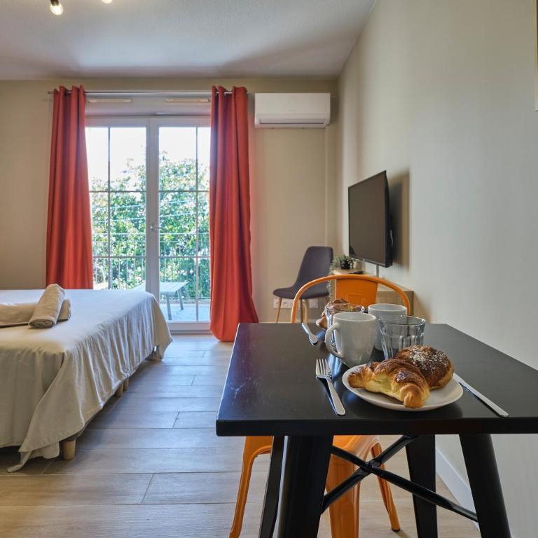 Au Céladon Parking gratuit, WIFI, Terrasse, Piscine - Apartamento de 1 dormitorio - 9