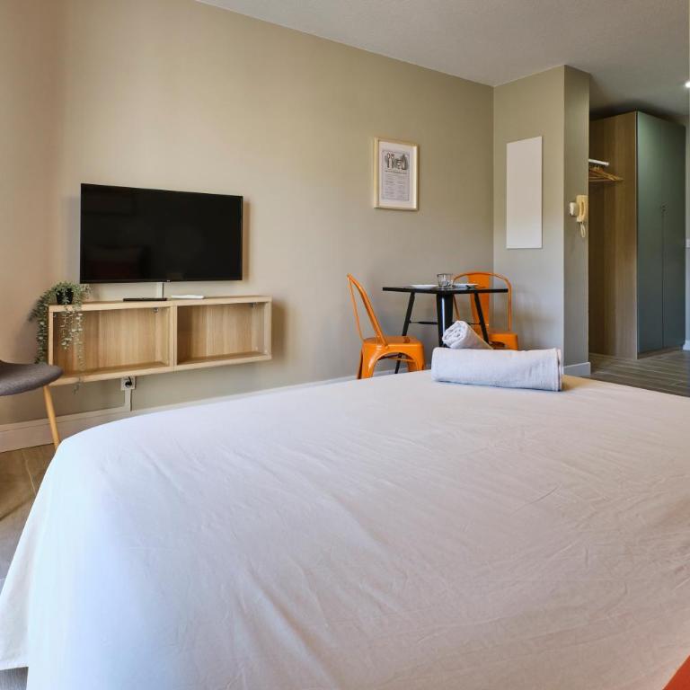 Au Céladon Parking gratuit, WIFI, Terrasse, Piscine - Apartamento de 1 dormitorio - 3