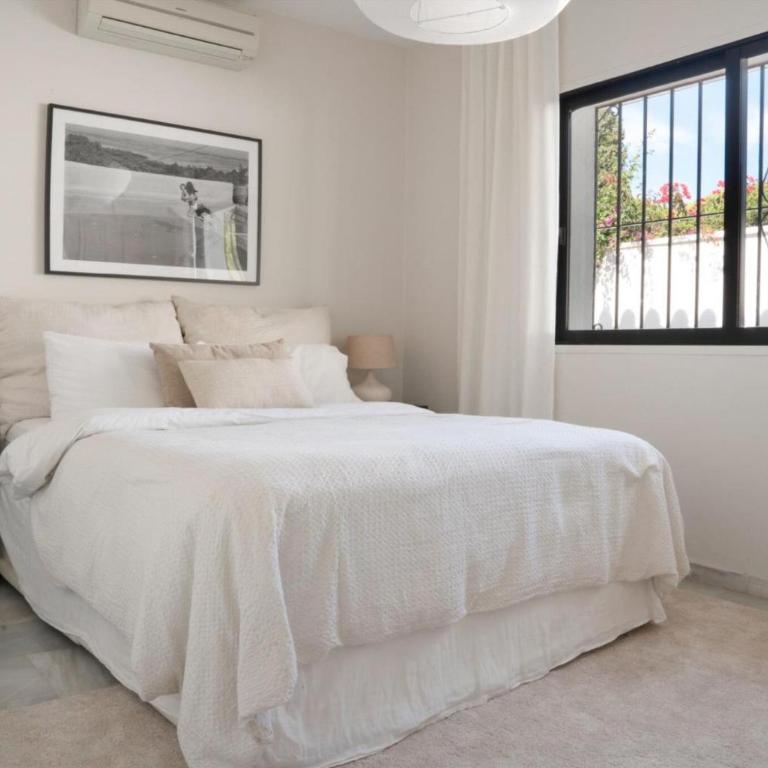 Villa Bianca Elegant 4BR Beachside Villa Near Golf, Restaurants & Puerto Banús - Casa de 4 dormitorios - 32