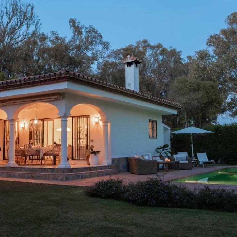 Villa Bianca Elegant 4BR Beachside Villa Near Golf, Restaurants & Puerto Banús - Casa de 4 dormitorios - 31