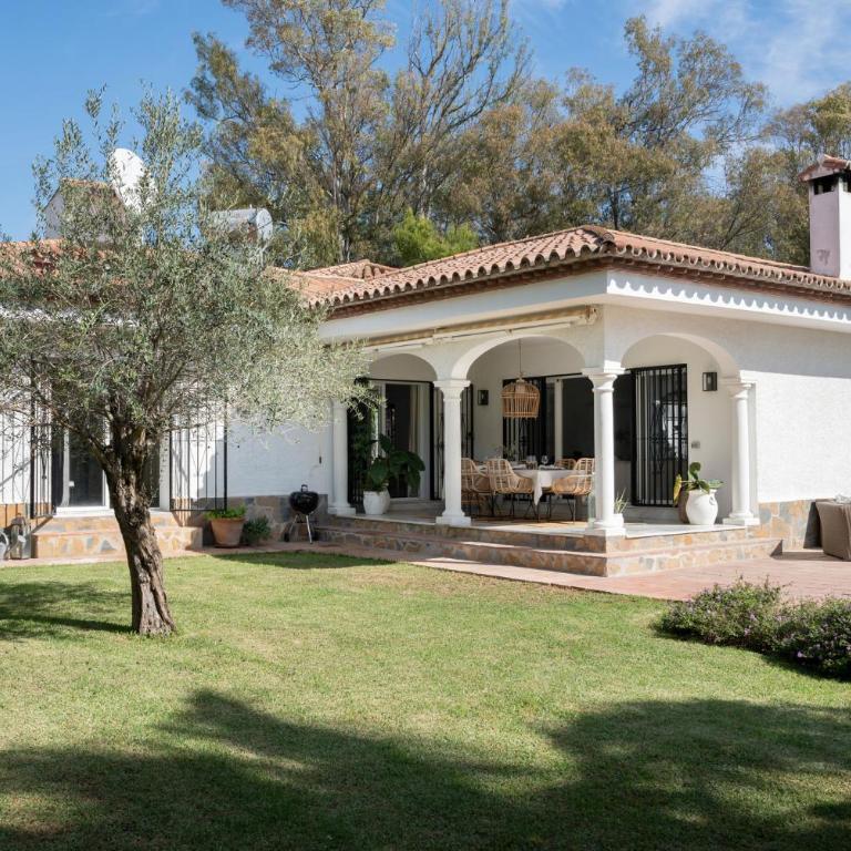 Villa Bianca Elegant 4BR Beachside Villa Near Golf, Restaurants & Puerto Banús - Casa de 4 dormitorios - 49