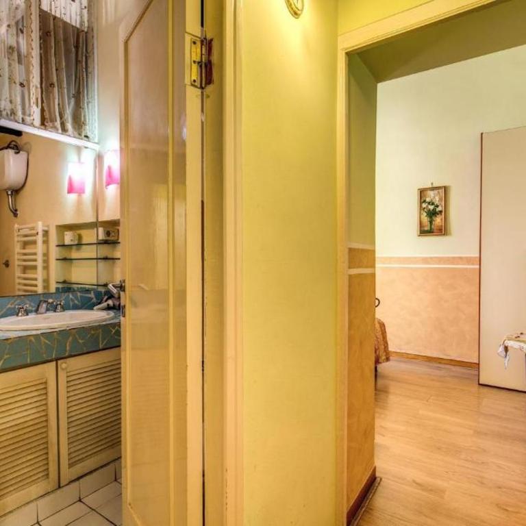 GuestHouse o Affittacamere Magenta Baylon Suite B - Camera Matrimoniale - 3
