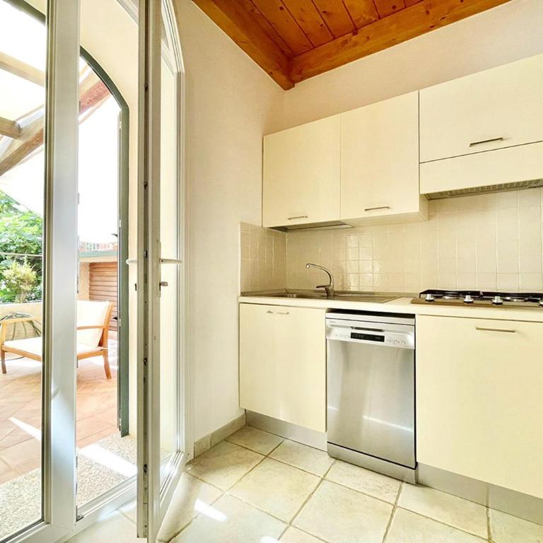 LaureLiving Holiday Home Sonia&Valeria apartment - Appartamento con 2 Camere da Letto - 9