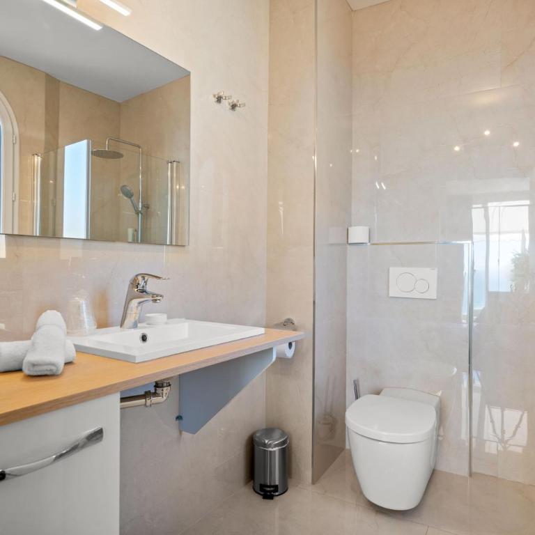Hôtel Le Roquebrune - Suite Junior - Vue sur Mer - Le Golfe Bleu - 3