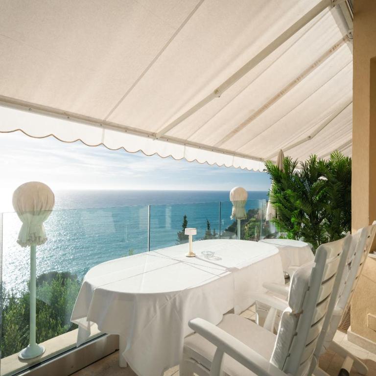 Hôtel Le Roquebrune - Suite Junior - Vue sur Mer - Le Golfe Bleu - 5