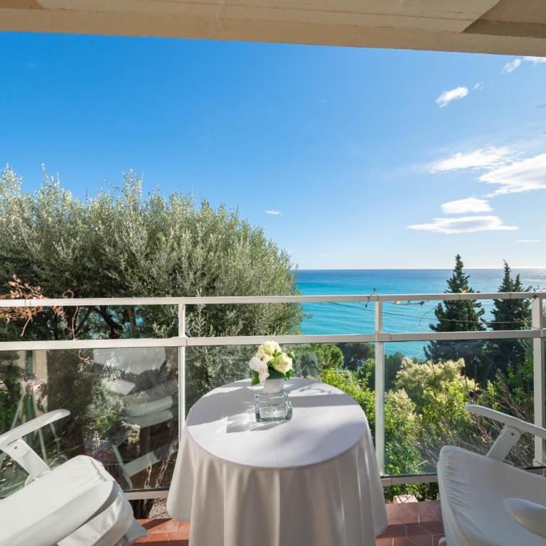 Hôtel Le Roquebrune - Chambre Double - Vue sur Mer - Le Levant - 5