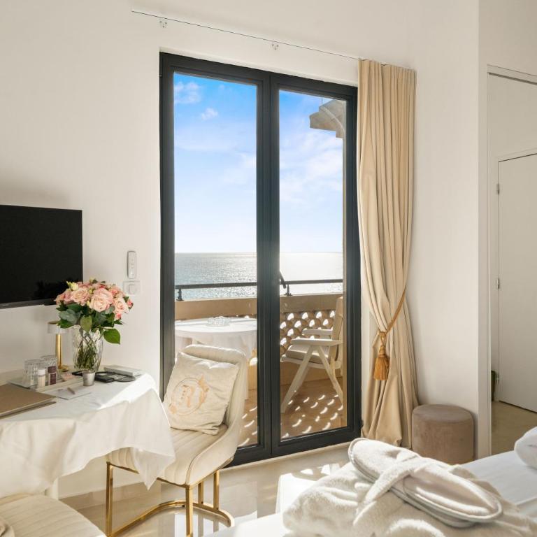 Hôtel Le Roquebrune - Chambre Double Deluxe - Vue sur Mer - 2