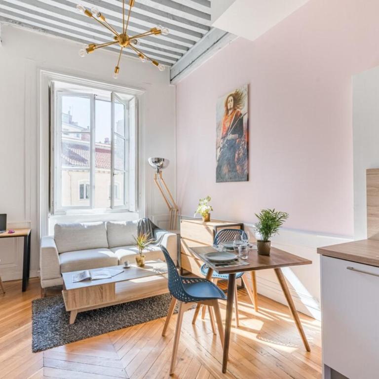 Le Royale Haussman Junior suite - Louis Pradel - Netflix - Apartment - 3