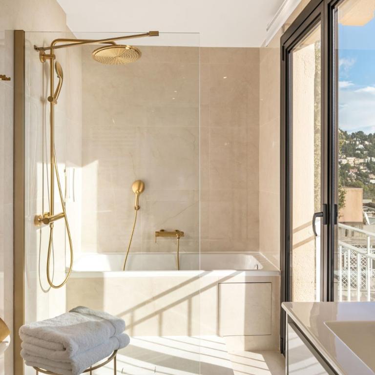 Hôtel Le Roquebrune - Chambre Double Deluxe - Vue sur Mer - 1