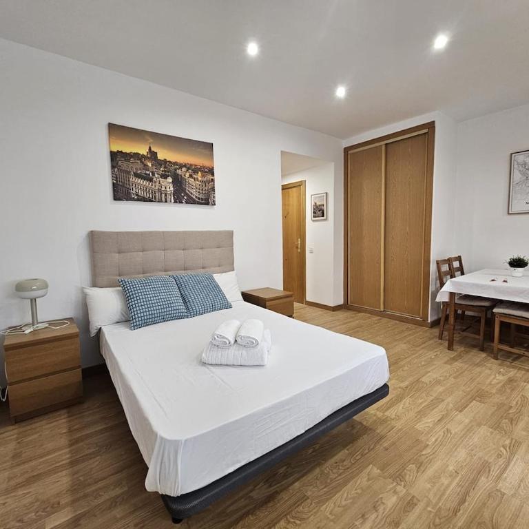 Magico estudio en Plaza España - One-Bedroom Apartment - 5
