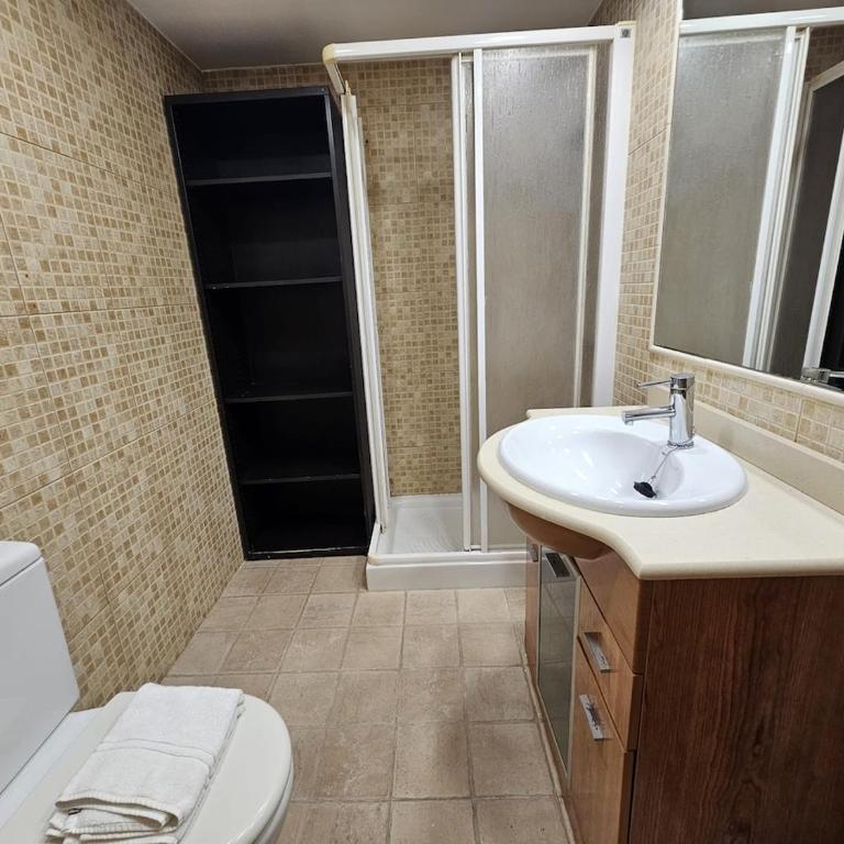 Magico estudio en Plaza España - One-Bedroom Apartment - 8