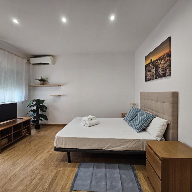 Magico estudio en Plaza España - One-Bedroom Apartment - 11