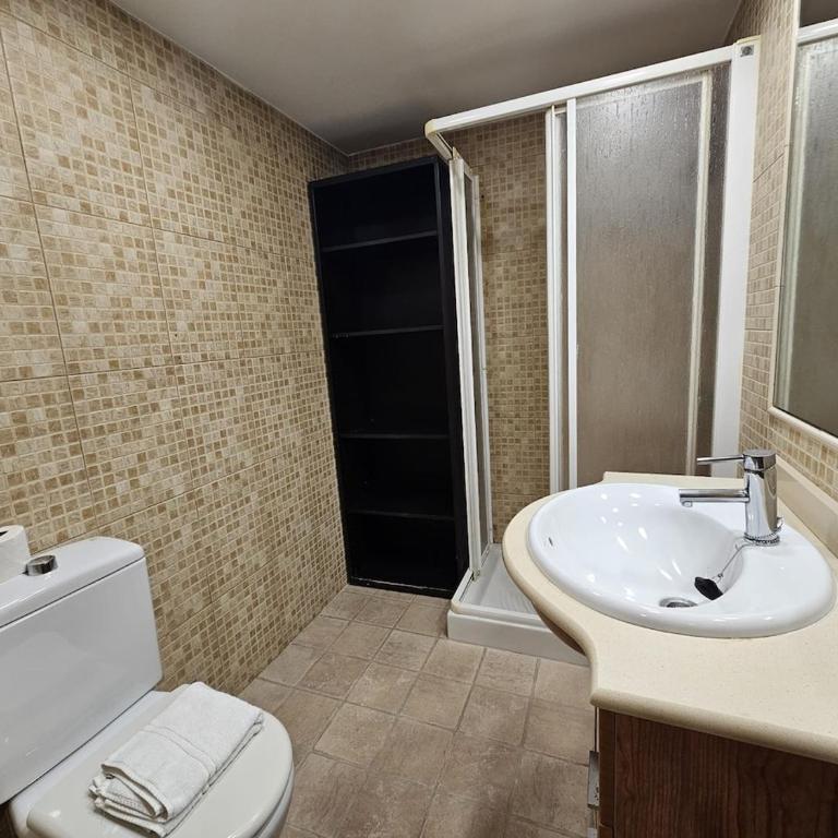 Magico estudio en Plaza España - One-Bedroom Apartment - 12