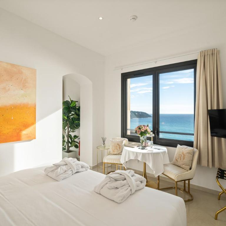 Hôtel Le Roquebrune - Chambre Triple - Vue sur Mer - 4
