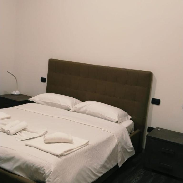 ATTIKO 53 Boutique Rooms - Standard Queen Room - 2