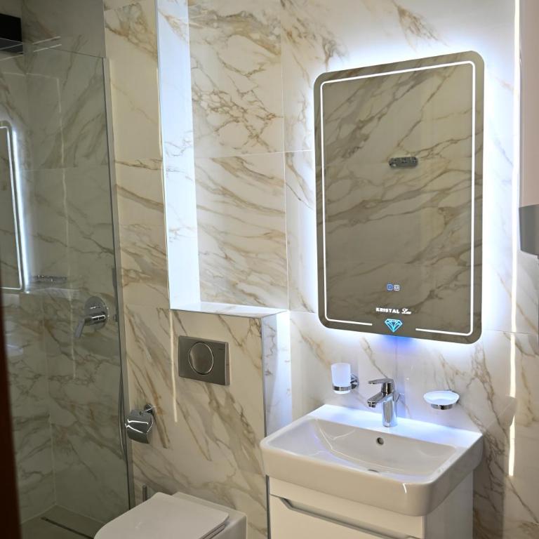 Kristal LUX Apartmani - Two-Bedroom Superior Apartment - 24