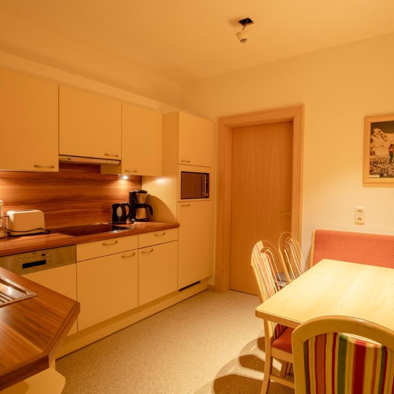 Hotel Garni Monte Bianco - Großes Apartment mit 2 Schlafzimmern und Terrasse - 5