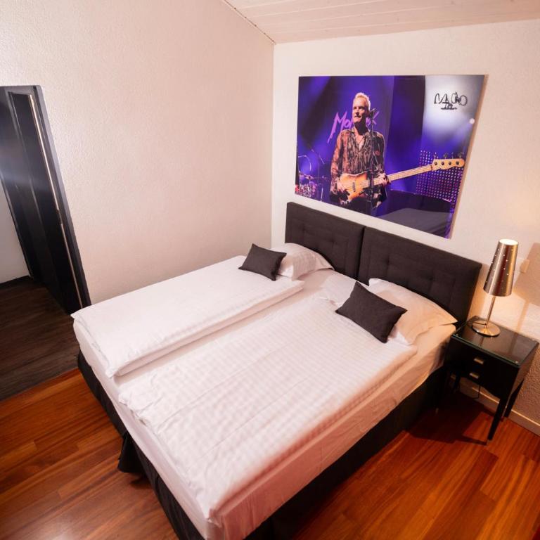Tralala Hotel Montreux - Double Room with Balcony - 6
