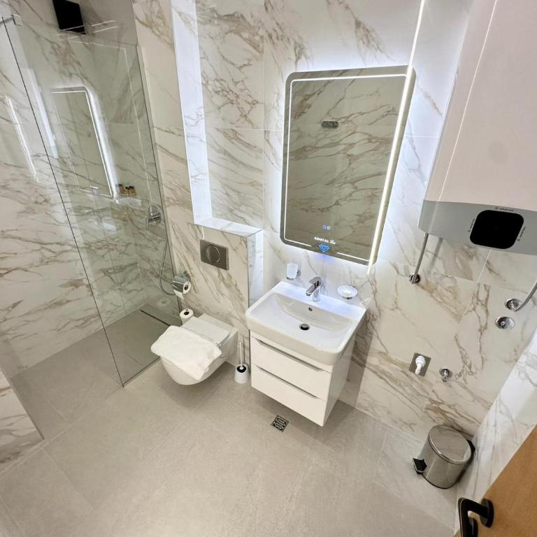 Kristal LUX Apartmani - Two-Bedroom Apartment - 64