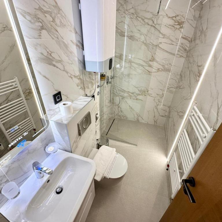 Kristal LUX Apartmani - Two-Bedroom Apartment - 68