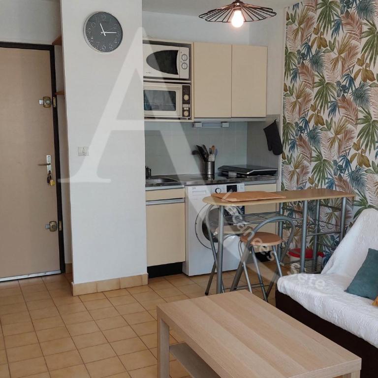 T2 quartier Quilles renove avec gout WIFI 4 personnes - Appartement 1 Chambre - 8