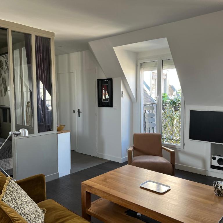 Parenthèse idéale Montorgueil loft In Paris - Apartment with Balcony - 9