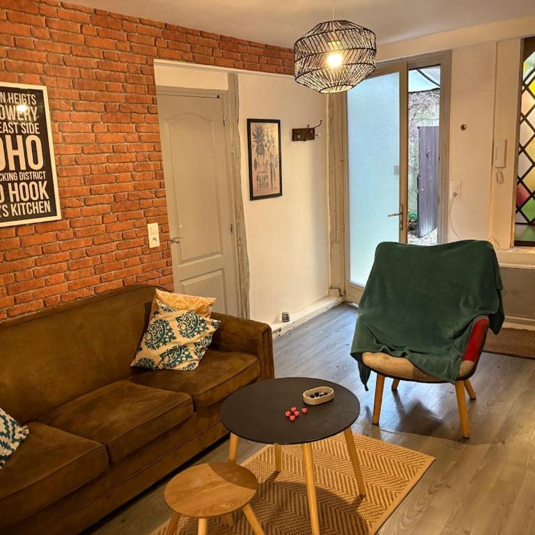 Appartement Design 4 pers avec Cour Privative Centre de Troyes - Apartment mit 2 Schlafzimmern - 1