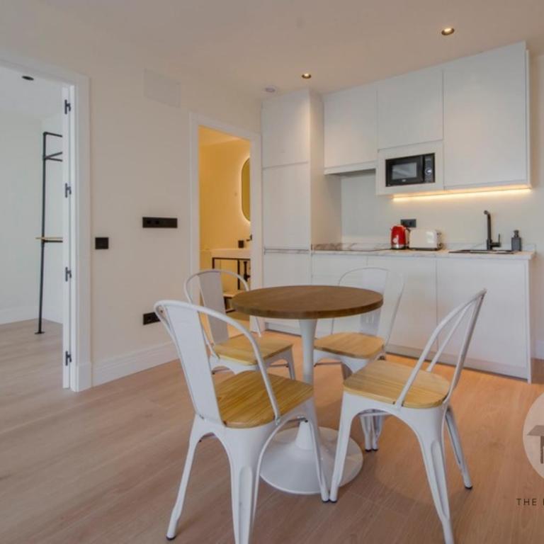 Malasaña chic para 4, ven a San Bernardo 20 E3 - One-Bedroom Apartment - 25