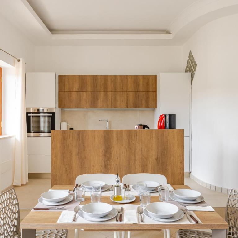 Royal Palace Capodimonte - Just a stone's throw from the city center - Three-Bedroom Apartment - 4