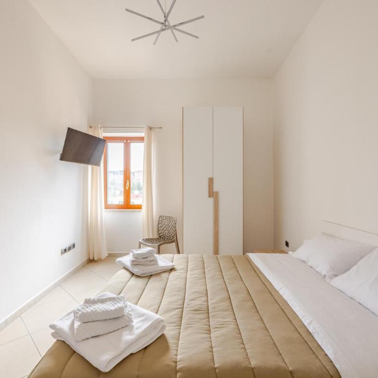 Royal Palace Capodimonte - Just a stone's throw from the city center - Three-Bedroom Apartment - 9