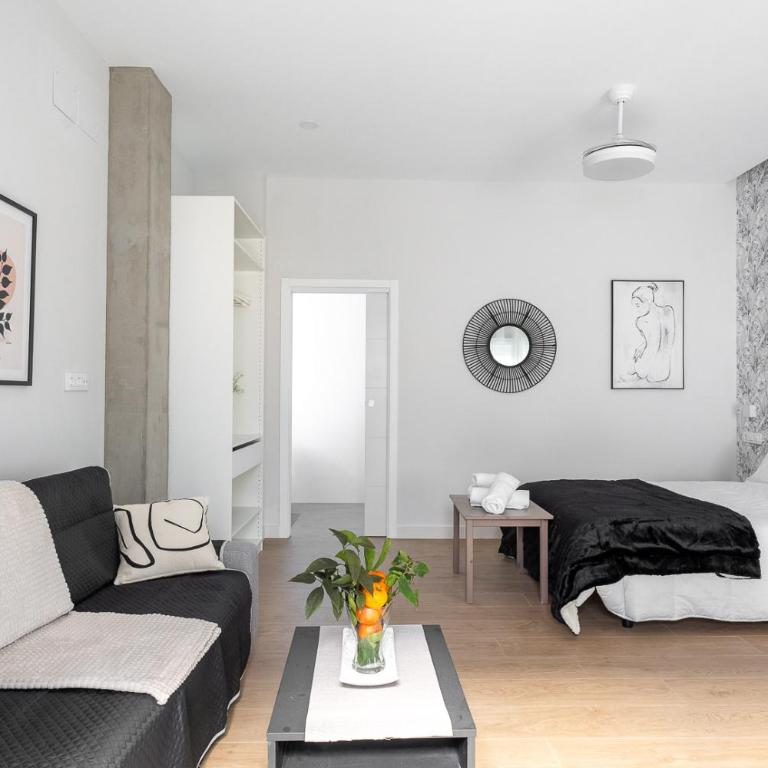 Estudio Retiro de Triana - One-Bedroom Apartment - 1