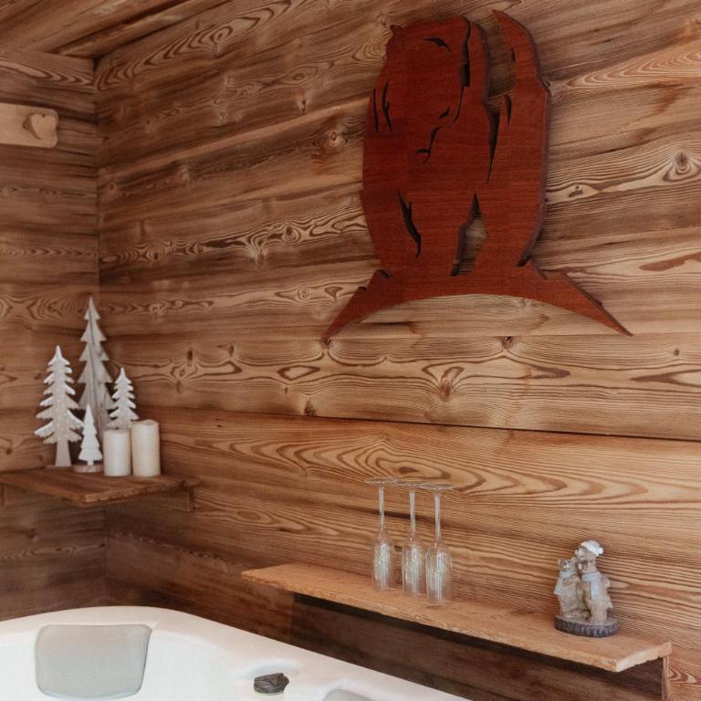 Chalet de l'Ours, 4 étoiles, avec spa et proche des pistes - Chalet - 38