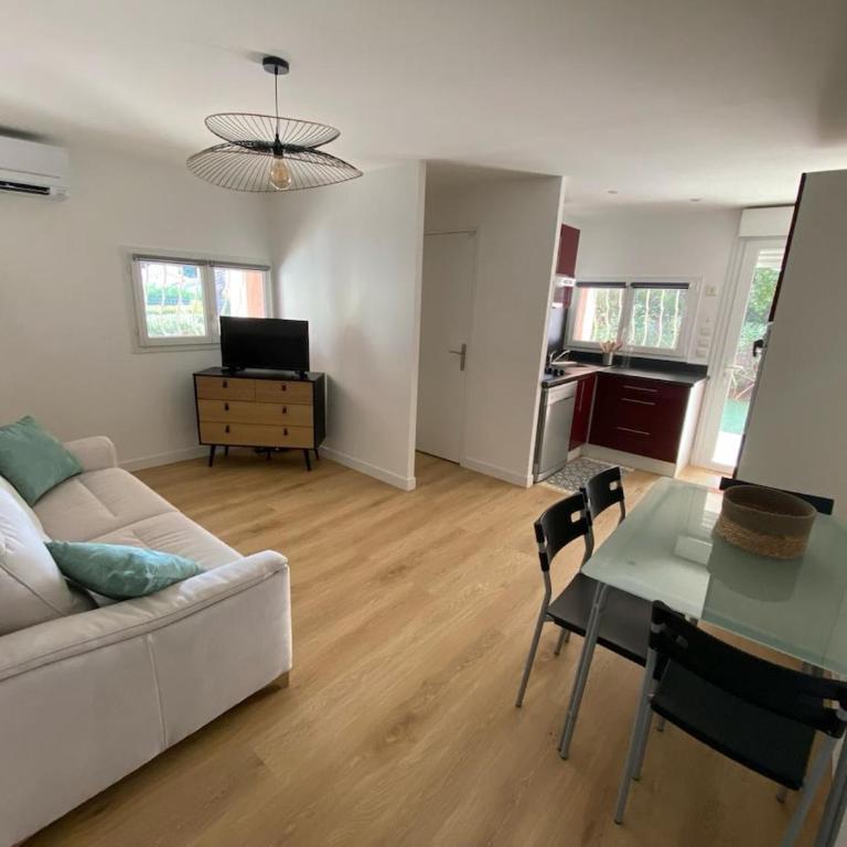 Super appartement 80m de la plage de plain pied avec 50m2 extérieur - One-Bedroom Apartment - 12