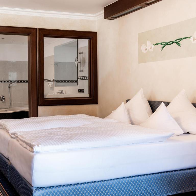 Hotel Maria Theresia - Suite mit Balkon - 8