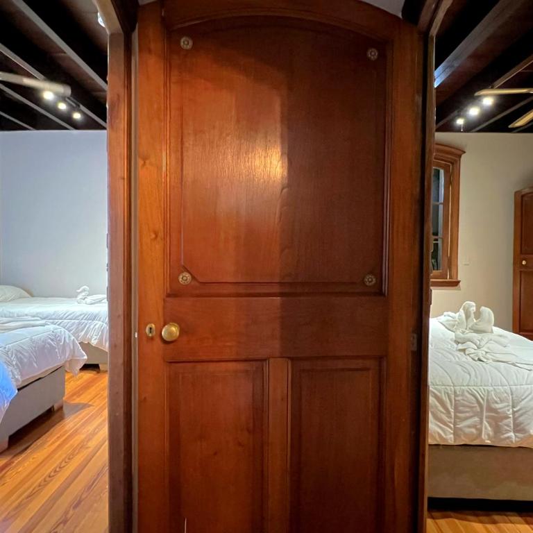 La Casa del Balcón - Habitación Cuádruple - vistas al jardín - 2