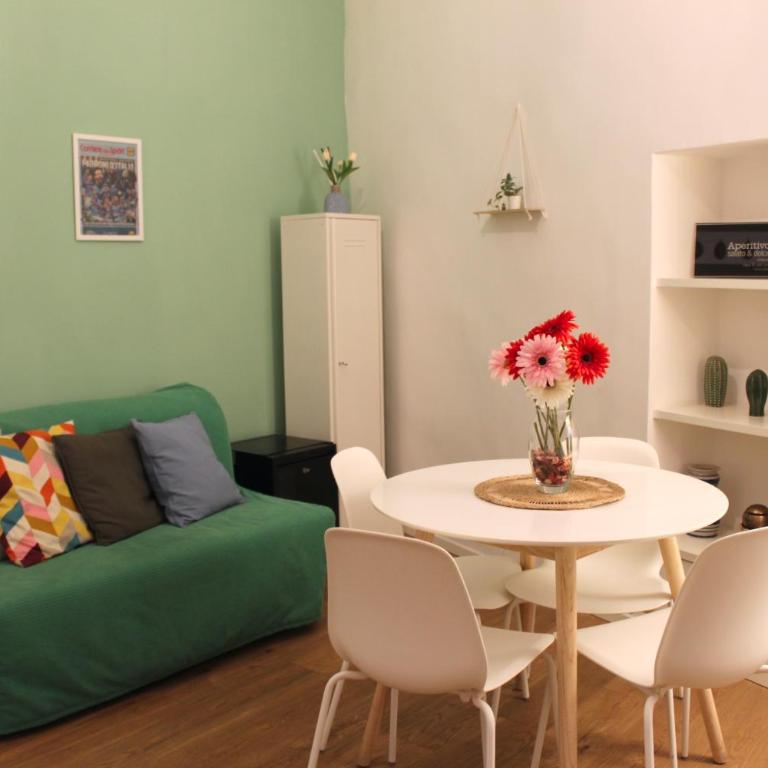 Fiftythree house - in the heart of Napoli - One-Bedroom Apartment - 20
