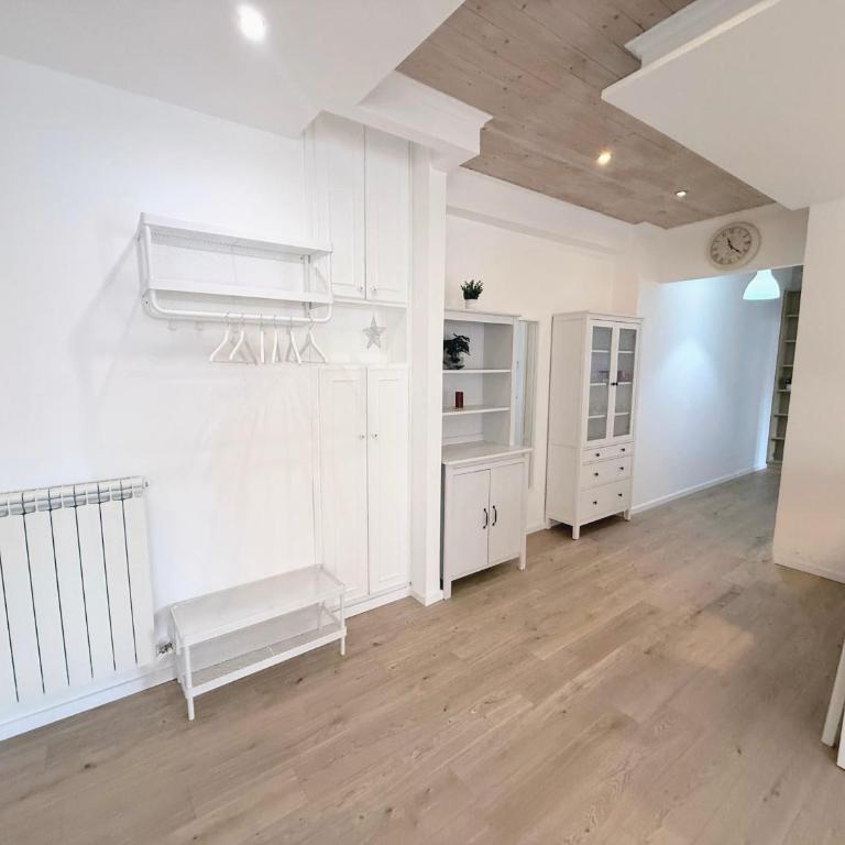 Casa Ploy - Bright and modern, between the beach and the city center - Two-Bedroom Apartment - 8
