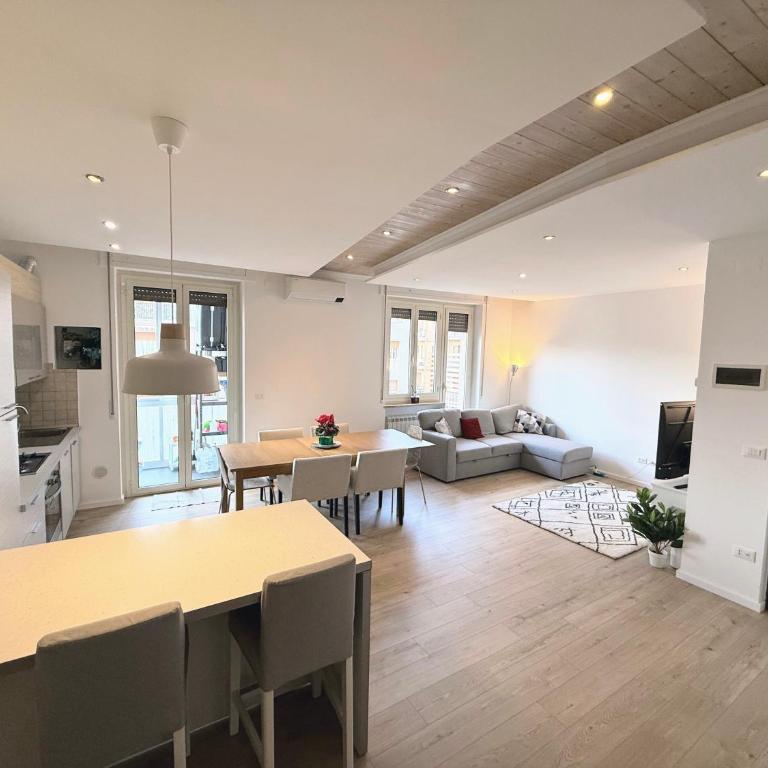 Casa Ploy - Bright and modern, between the beach and the city center - Two-Bedroom Apartment - 1